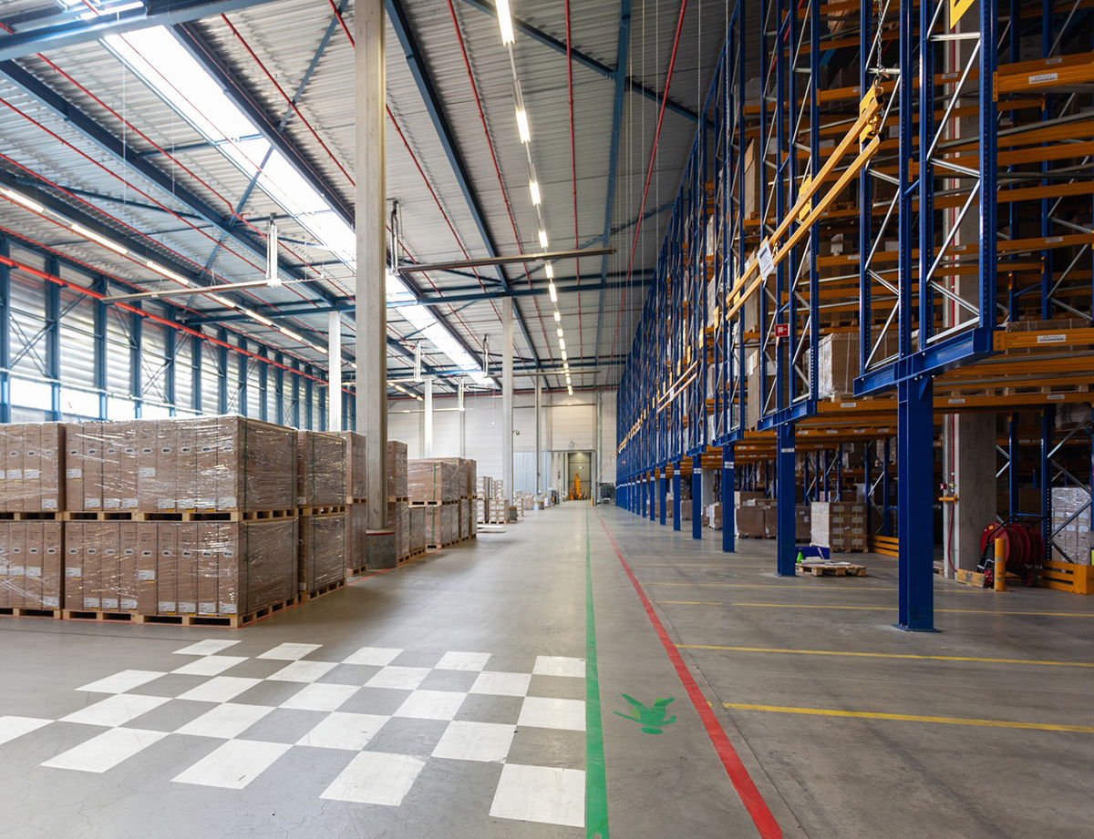 view-full-warehouse-with-forklift